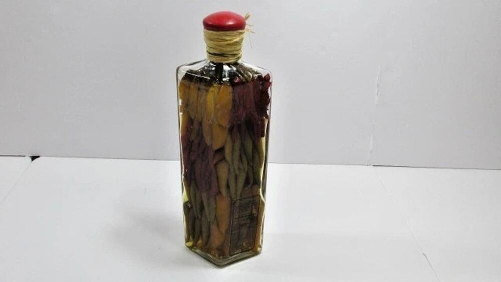 Green Red Yellow Chili Peppers Infused Vinegar Home Decor Glass Bottle Diamond